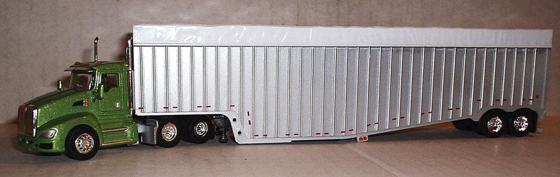 Kenworth T660 Day-Cab Tractor w/Possum-Belly Trailer - Assembled -- Green