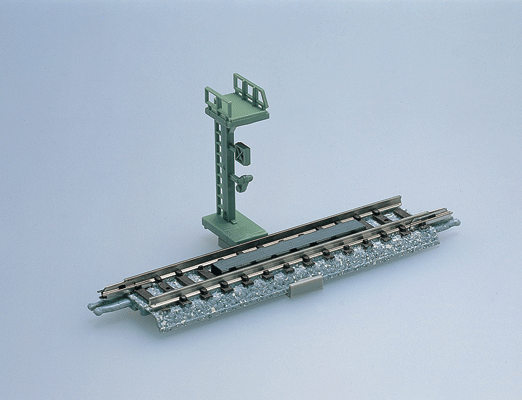 Uncoupler Track w/Light Pole M70 - Fine Track -- 2-3/4" 70mm Section