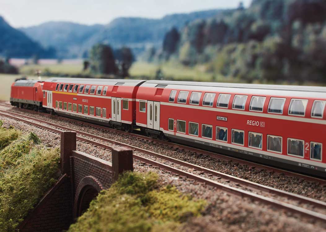 Regional Express Digital Starter Set - Sound and DCC -- German Railroad DB AG (Era VI) Class 245 Electric, 2 Cars, Mobile Station, T-3