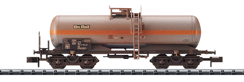 Chlorine Gas Tank Car - Ready to Run - Minitrix -- On Rail #3 (Weathered, Era V; gray, orange, black)