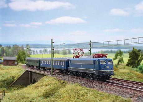 Class 110.3 Electric - Sound and DCC - Minitrix -- German Federal Railroad DB #110 318-3 (Era IV 1983, ocean blue, gray)-3