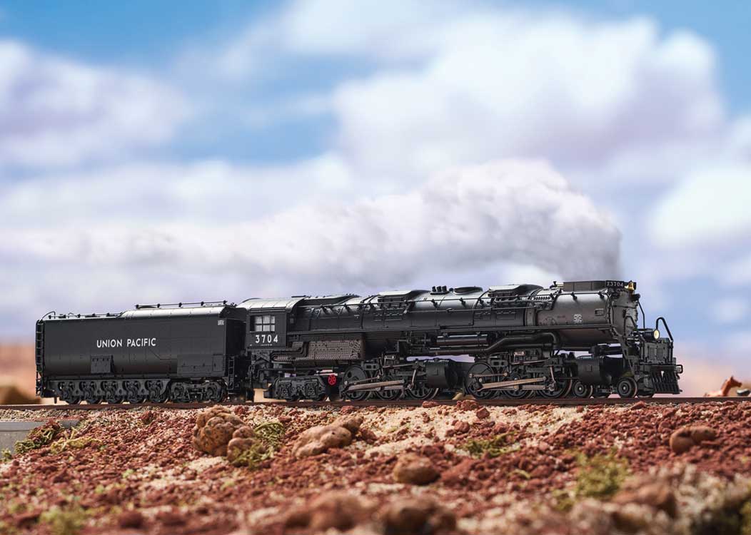 4-6-6-4 Challenger - Sound, Smoke and DCC - Minitrix -- Union Pacific #3704 (black, graphite)-4