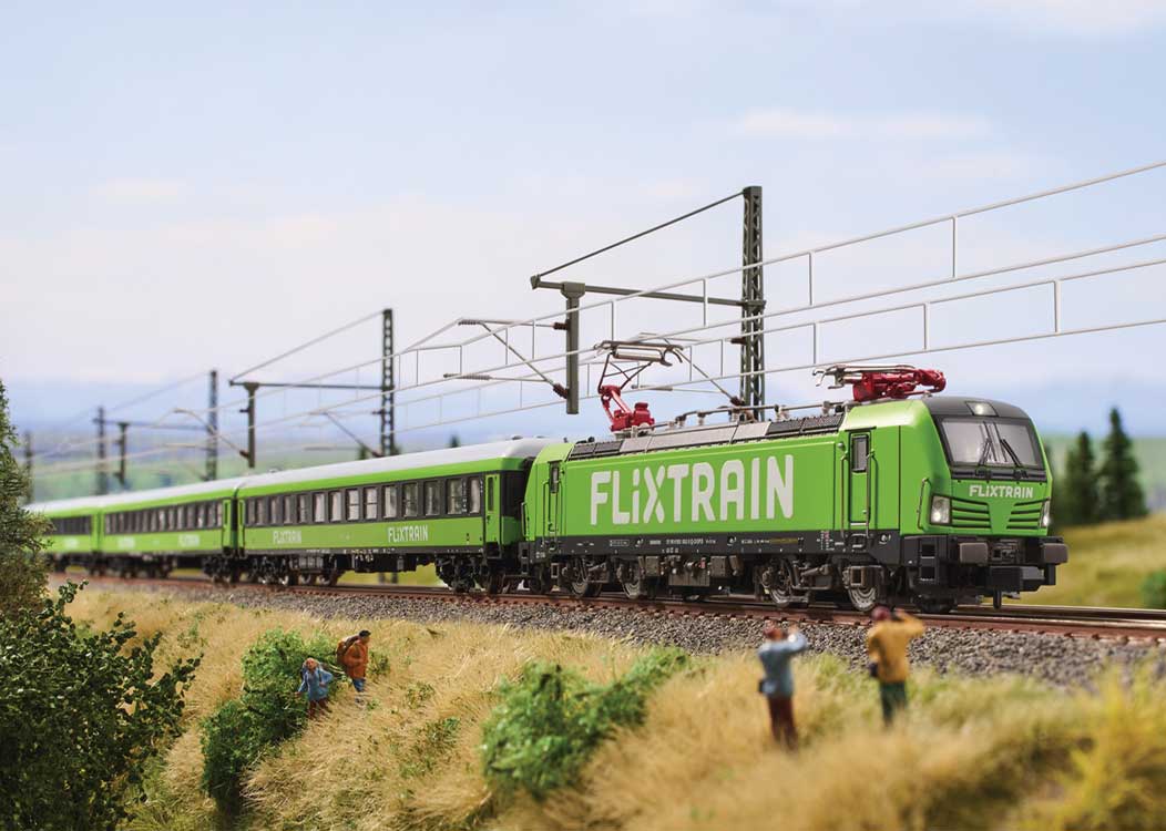 Siemens Vectron Class 193 Electric - Sound and DCC - Minitrix -- FlixTrain #193 862-0 (Era VI 2020, green, gray, white)-3