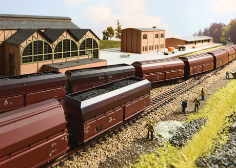 Type kkt 57 4-Axle Dump/Hopper 3-Pack - Ready to Run - Minitrix -- German Federal Railroad DB (Era III 1960s, Boxcar Red, Coke Service)-2