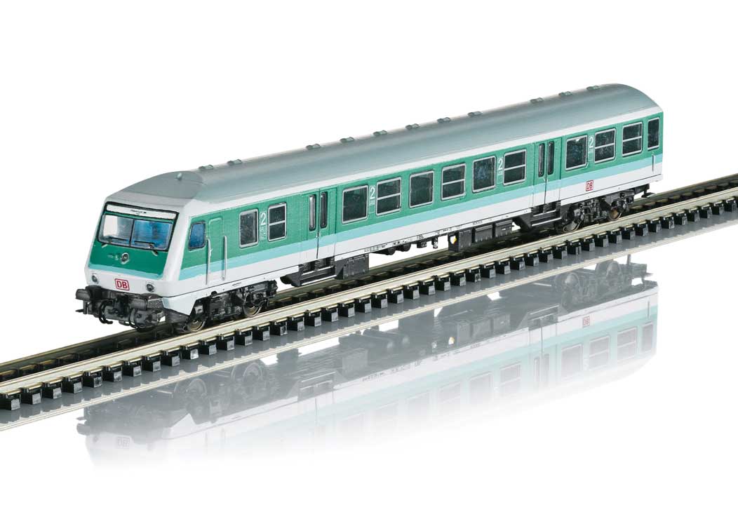 Type Bdnzf 481 Cab Coach - Ready to Run -- German Railroad DB AG (Era V 1993, mint green, gray)-1
