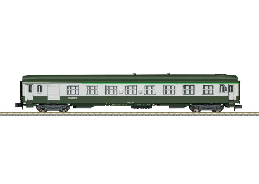 Type B7D 2nd Class Combine - Ready to Run - Minitrix -- French State Railways SNCF  (Era V 1994, gray, white, green)