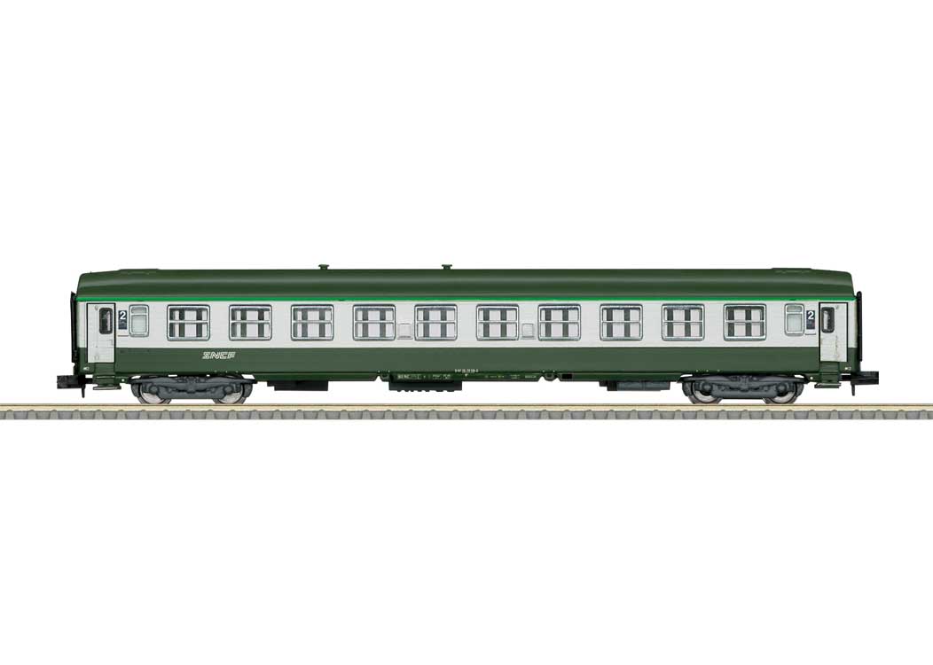 Type B10 2nd Class Coach - Ready to Run - Minitrix -- French State Railways SNCF  (Era V 1994, gray, white, green)