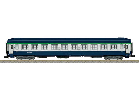Type B9c9x 2nd Class Coach - Ready to Run - Minitrix -- French State Railroad SNCF (Era V, white, blue, green)