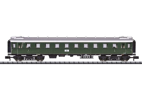 Type C4u-28  3rd Class D 96 Coach - Ready to Run - Minitrix -- German Federal Railroad DB (Era III 1952, green, gray)