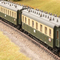 Bavarian Express Train-Only Set - Sound and DCC -- Royal Bavarian State Railroad Class S 3/6 4-6-2, 5 Cars (Era I, green, cream