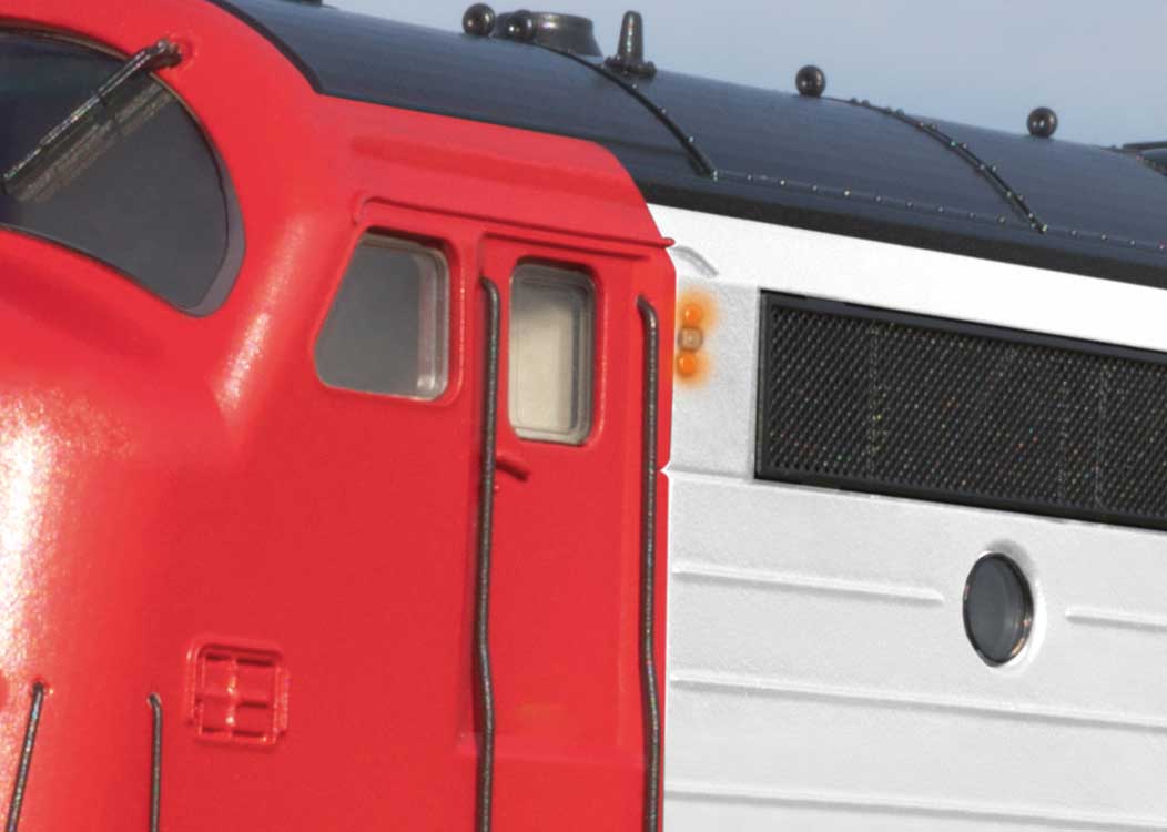 NOHAB Class MY Diesel - Sound and DCC -- Danish State Railways DSB #1105 (Era V 1990s,white, red, black)-2