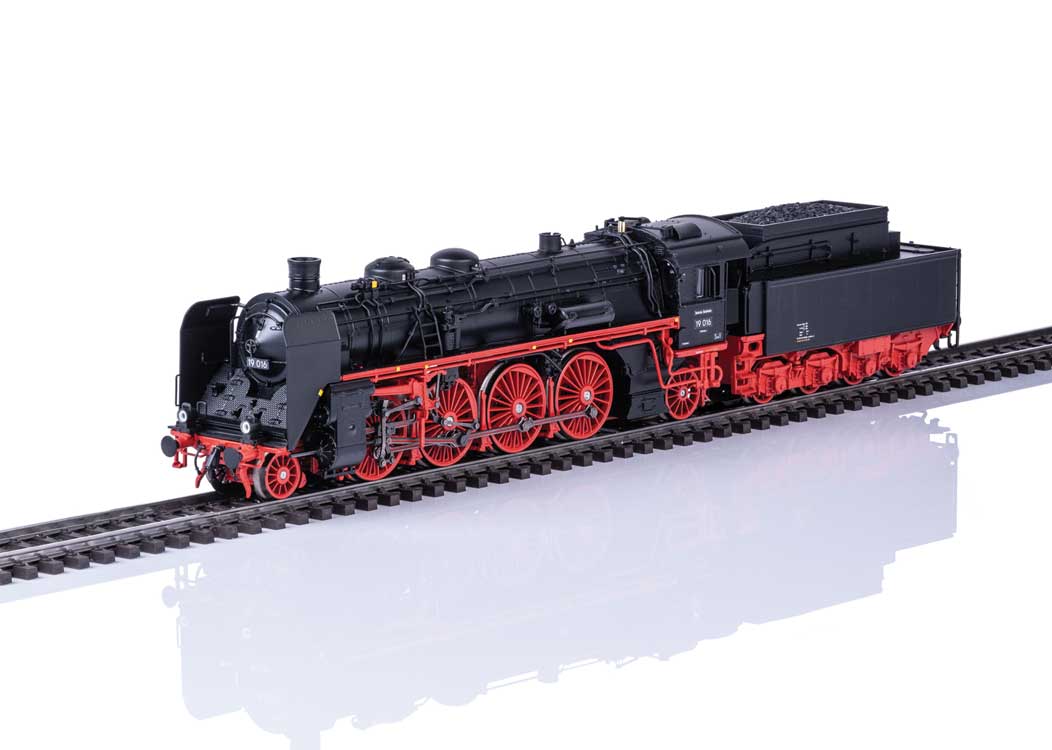 Class 19.0 2-8-2 - Sound and DCC -- German State Railroad DR #19 016 (Era III 1950s, black, red)-1