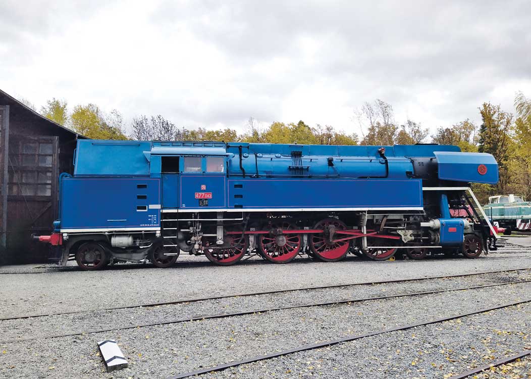 Class 477.0 4-8-4T Parrot - Sound and DCC -- Czech State Railroad Museum #477.043 (Era VI 2021, blue, red)