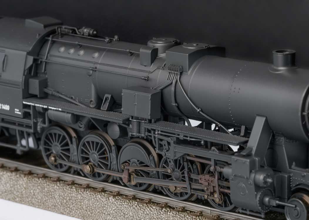 Class 52 2-10-0 with Tub Tender - Sound and DCC -- German State Railroad DR #52 1400 (Era II 1943/1944, gray)-3