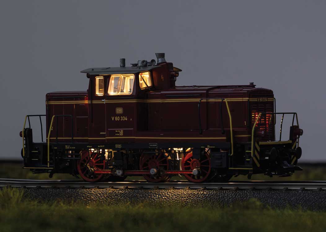 Class V 60 Diesel - Sound and DCC -- German Federal Railroad DB #V 60 334 (Era III 1960, red, black, yellow)-4