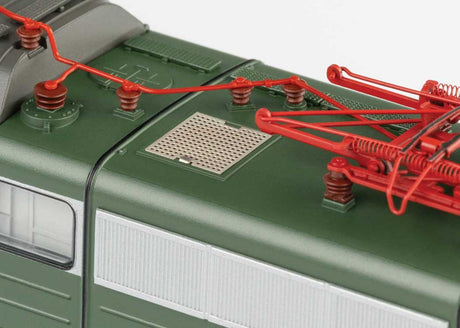 Class 151 Electric - Sound and DCC -- German Federal Railroad DB #151 034-6 (Era IV, green, black)-4