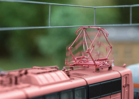 Class 151 Electric - Sound and DCC -- German Railroad DB AG #151 025-4 (Weathered, Era V 1998, red, gray)-3