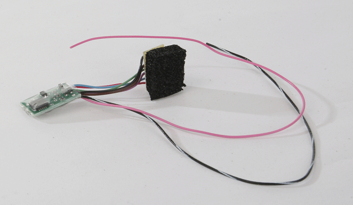 FL4P-1" Function-Only Decoder -- 4 Lighting Functions, w/1" 2.5cm Harness, NMRA 8-Pin Plug .585 x .36 x .115