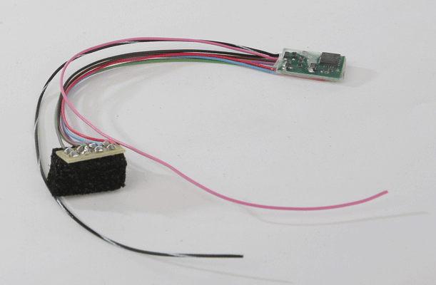 FL4P-3.5" Function-Only Decoder -- 4 Lighting Functions, 3.5"  8.80cm Harness, NMRA 8-Pin Plug .585 x .36 x .1