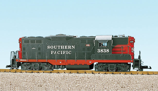 EMD GP9 - Standard DC -- Southern Pacific (gray, red)