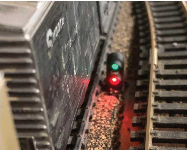 DVFLBS201-3 Fiber-Lit 2-Color Dwarf Signals -- pkg(3)-1