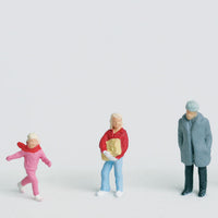 Pedestrians -- Family in Winter pkg(5)