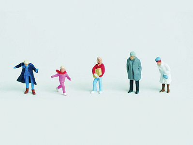 Pedestrians -- Family in Winter pkg(5)-1