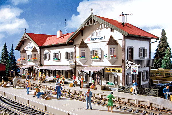 Burghausen Station - Kit -- 17-1/2 x 4-15/16 x 5-1/2"  44.6 x 12.5 x 14cm-1
