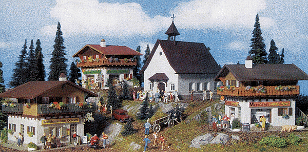 Village w/Church Set/4-1