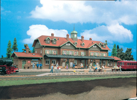 Moritzburg Station -- 21-13/64 x 6 x 7-13/64"  53 x 15 x 18cm
