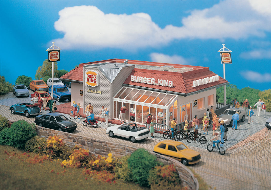 Burger King -- Kit - 7-7/8 x 5-3/4 x 3-1/2"  20 x 14.8 x 9.0cm