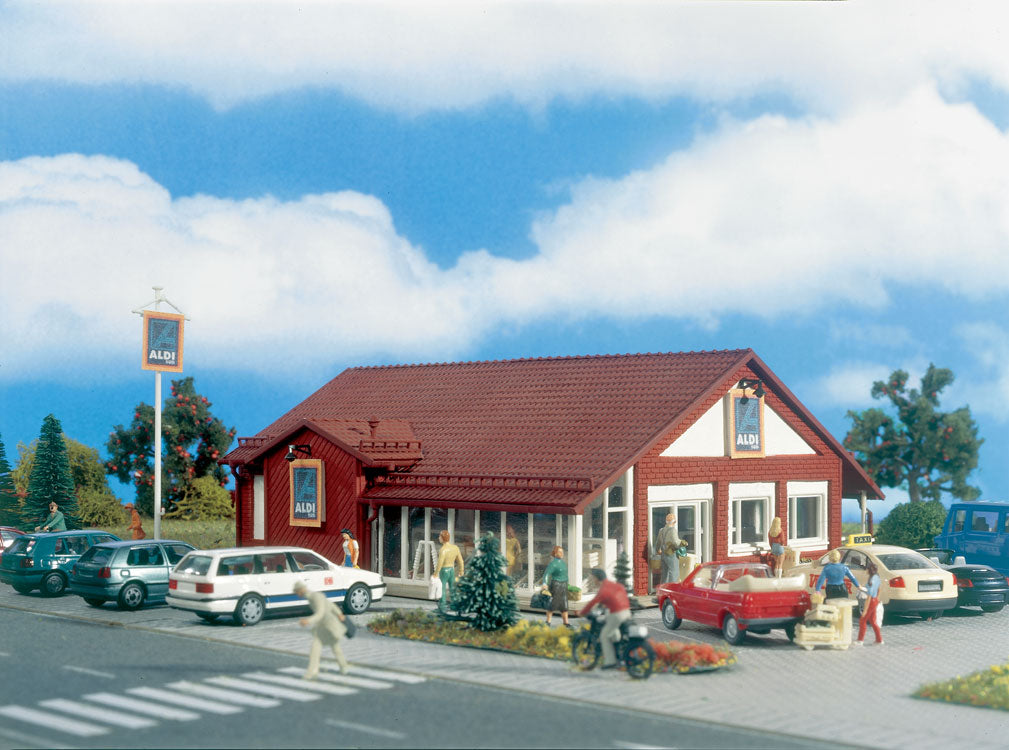 Aldi Supermarket -- 8 x 5-15/16 x 1-3/16"  20 x 14.8 x 3cm