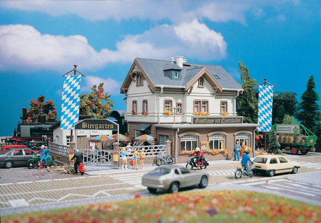 Station Restaurant -- 7-3/4 x 4-3/4"  19.8 x 12cm