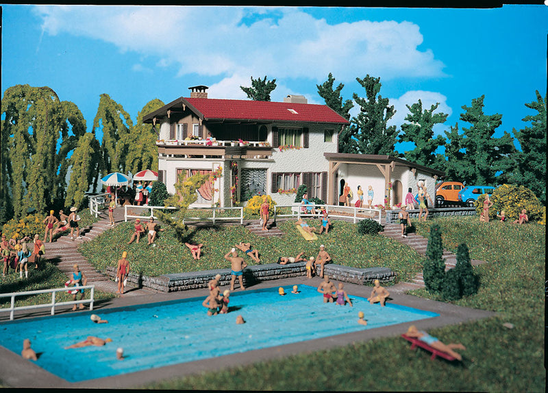 Sunshine House - Kit -- 7-1/2 x 5-1/2 x 3-1/8"  19 x 14 x 8cm