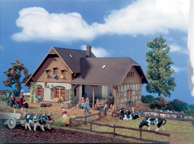 Farmhouse w/Shed -- 8-3/8 x 5 x 4-7/8"  21 x 12.5 x 12cm