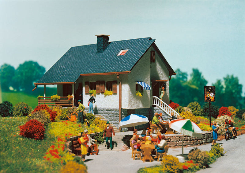 House In The Park Kit -- 19.0 x 15.5 x 8.0cm