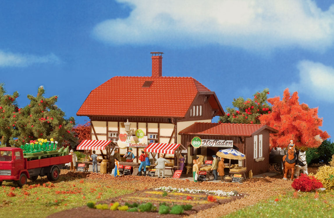 Organic Farm Shop - Kit (Organic Plastic) -- Includes Stands, Umbrellas & More 6-1/8 x 4-5/16 x 4-1/4"  15.5 x 11 x 10.8