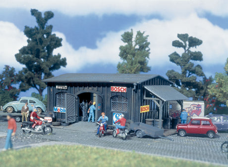 Repair Shop -- 5-1/8 x 3-15/16 x 2"  12.8 x 9.8 x 5cm