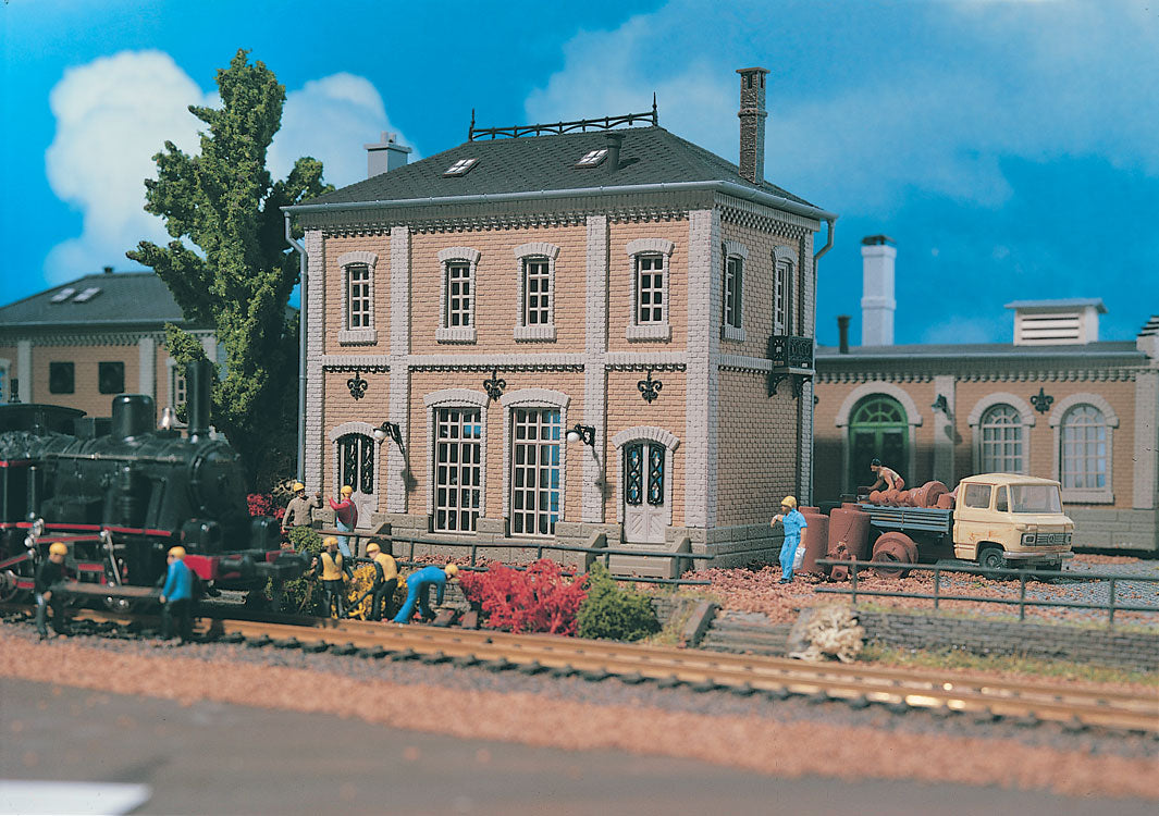 Two-Story Factory Building -- 5-1/8 x 2-3/4 x 5-1/8"  13 x 7 x 13cm