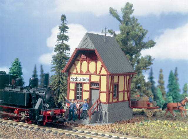 Signal Box "Lehmen" -- 3-7/16 x 2-7/16 x 3-15/16"  8.5 x 6 x 9.8cm