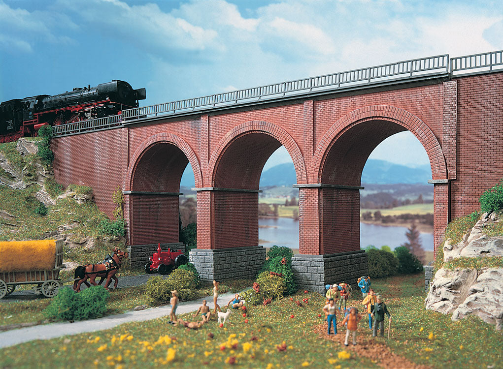 Viaduct -- 6-13/16 x 1-3/8 x 2-13/16" 17 x 3.4 x 7cm