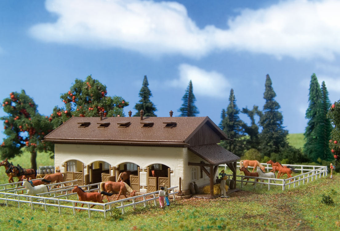 Horse Paddock w/Horses - Kit -- 14.5 x 21 x 5cm