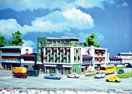 Bank - Kit (Plastic) -- 3-3/4 x 1-3/4 x 3-1/4"  9.5 x 4.5 x 8.3cm