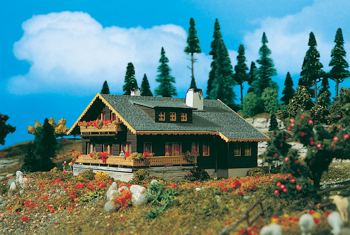 Country Chalet -- 4-7/8 x 4-1/4 x 2-3/4" 12.5 x 11 x 7cm