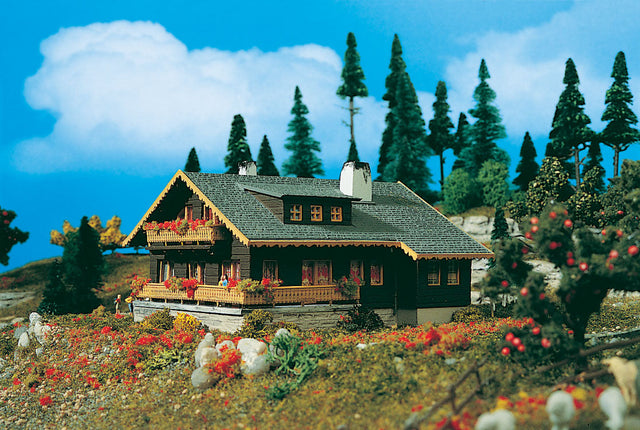 Country Chalet -- 4-7/8 x 4-1/4 x 2-3/4" 12.5 x 11 x 7cm