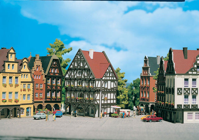 Guild House -- 3 x 2-7/8" 7.5 x 7.3cm