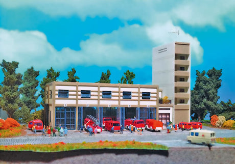 Fire Station w/5 Bays - Kit (Plastic) -- 8 x 5-1/8 x 3"  20.5 x 13 x 7.5cm