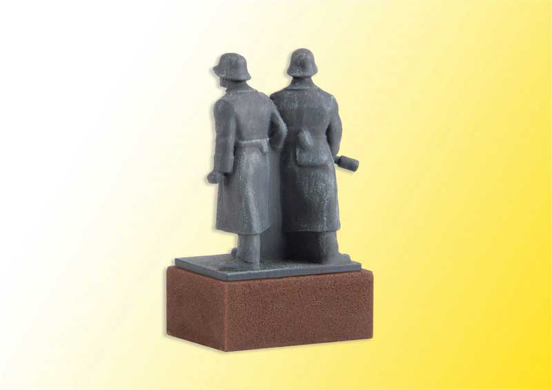 German War Memorial Statue -- Kit-2