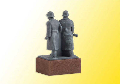 German War Memorial Statue -- Kit-2