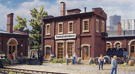 Wheel Repair Shop "Radsatzdreherei" -- 5-13/64 x 3-5/8 x 5-5/8"  13 x 9 x 14cm
